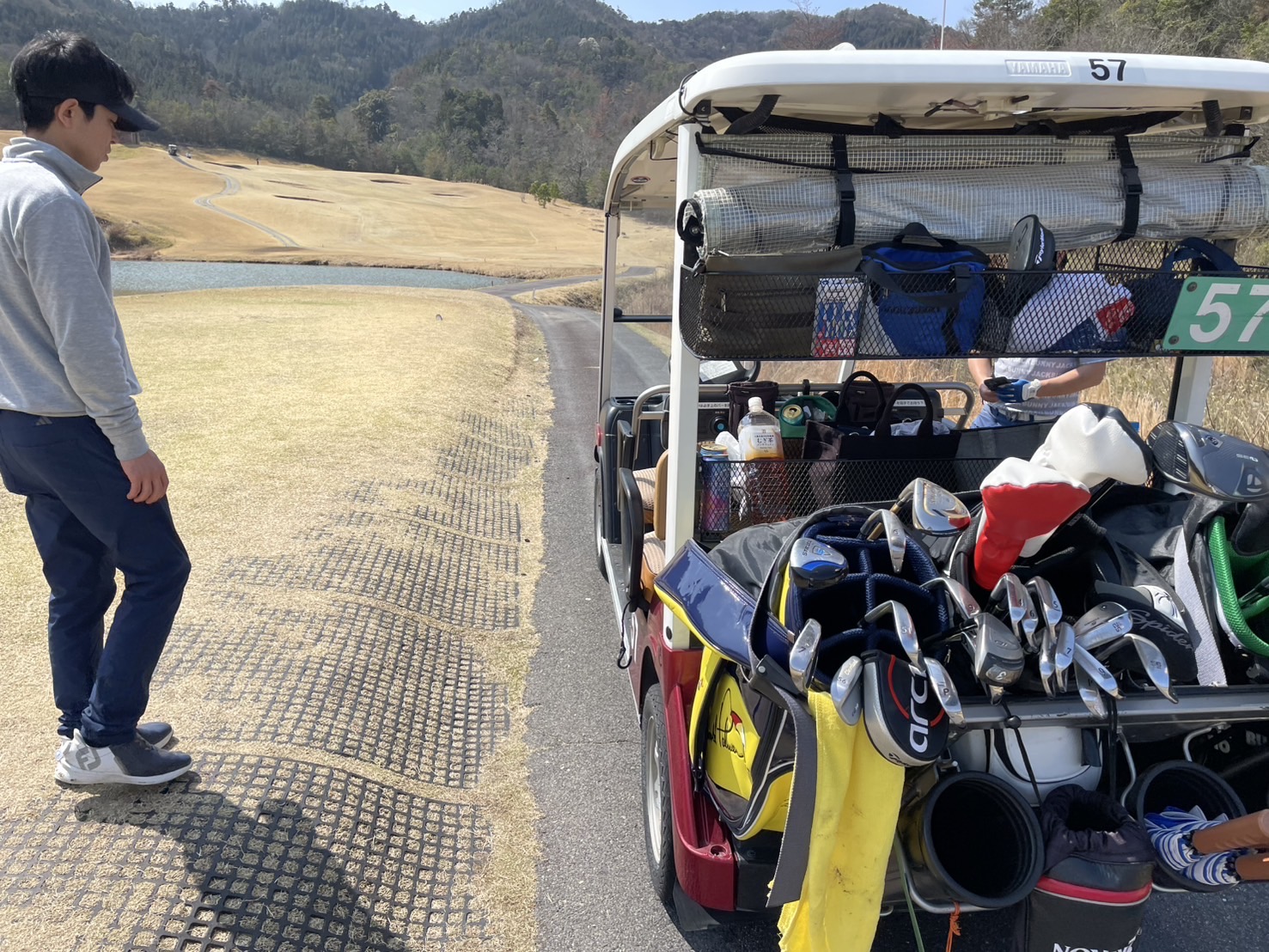 K・Kの愛用クラブセッティングとラウンド中の様子